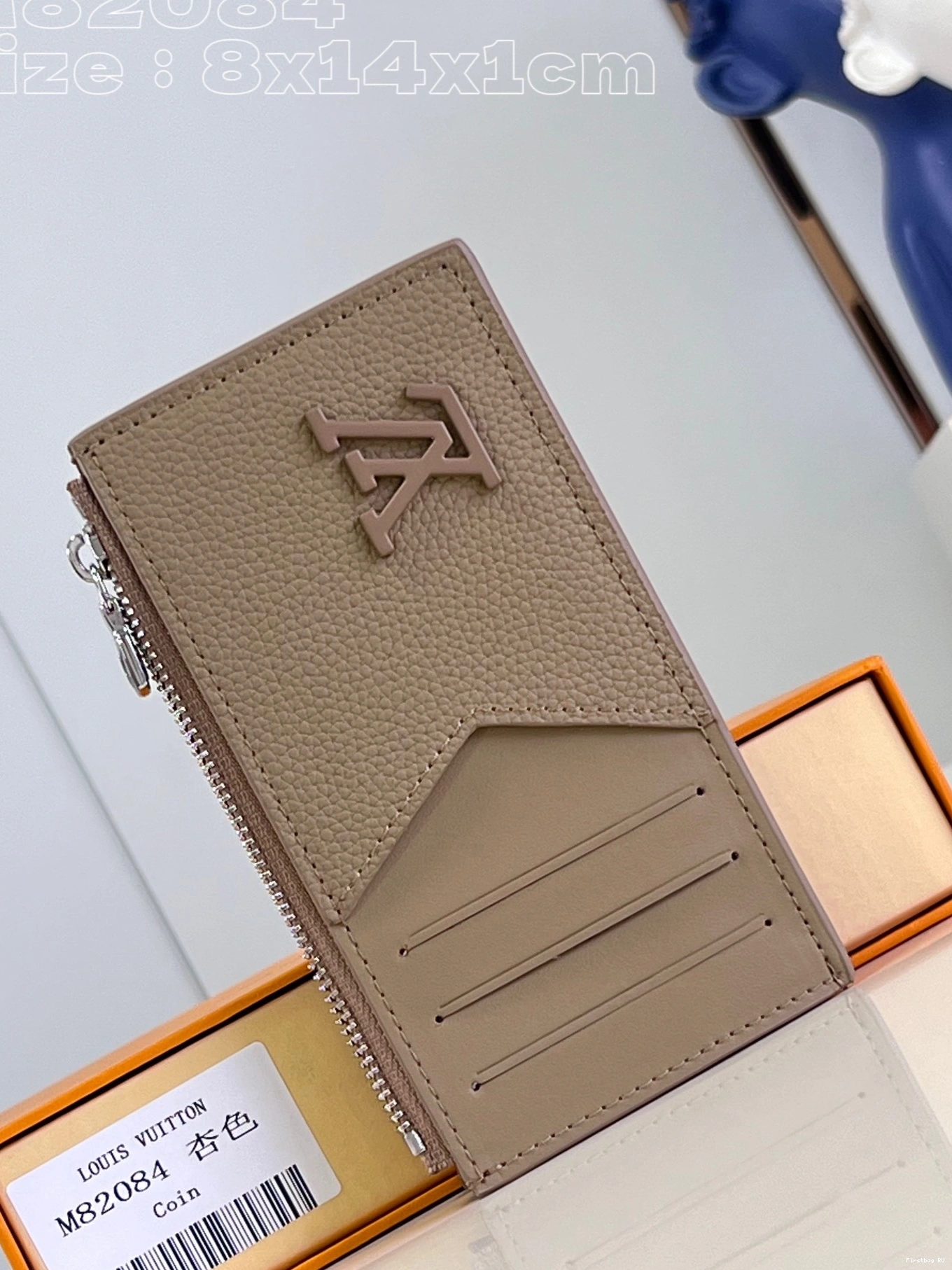 First bag LOUIS CARD COIN VUITTON HOLDER 0803